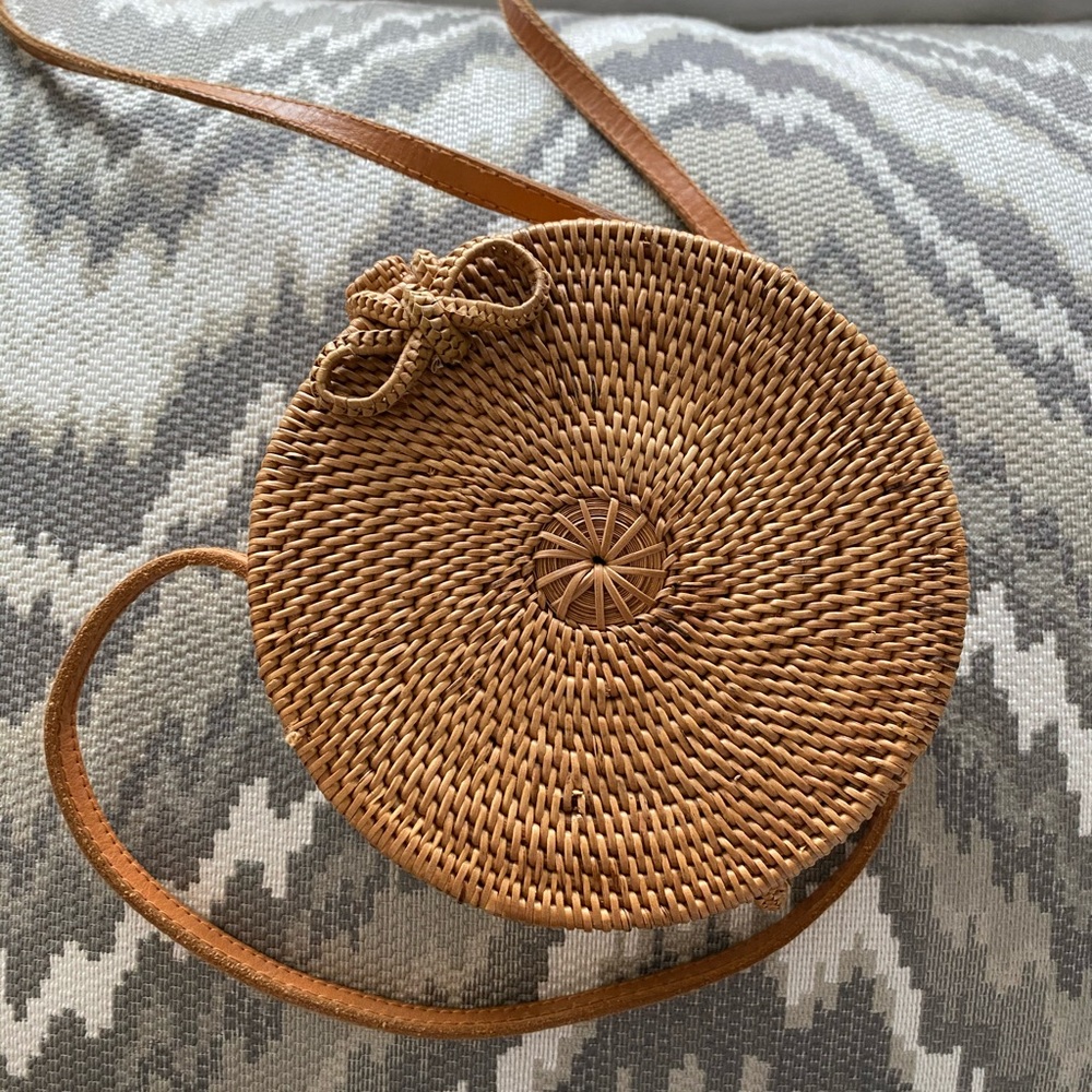 Rattan Purse Round